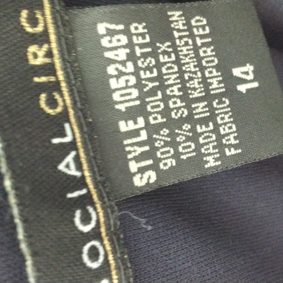 Ladies navy blue evening gown, size 14 - Picture 6 of 14